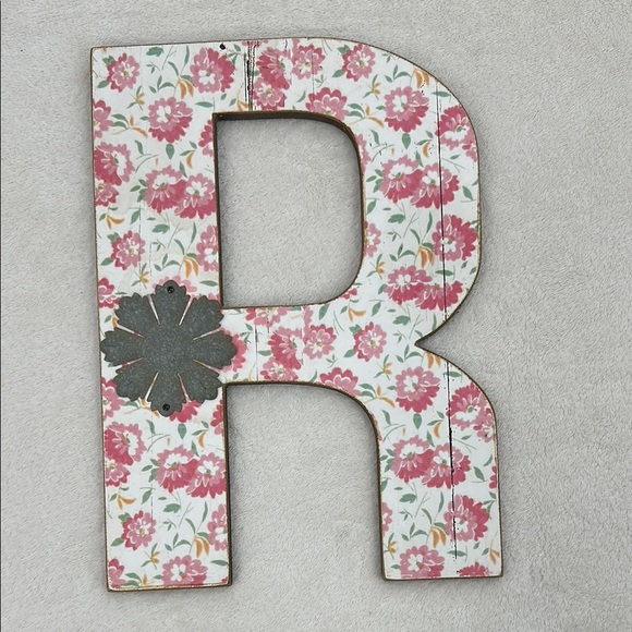 Ashland Rustic Floral R Wall Decor - Picture 4 of 6